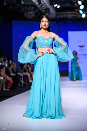 LOOK 024