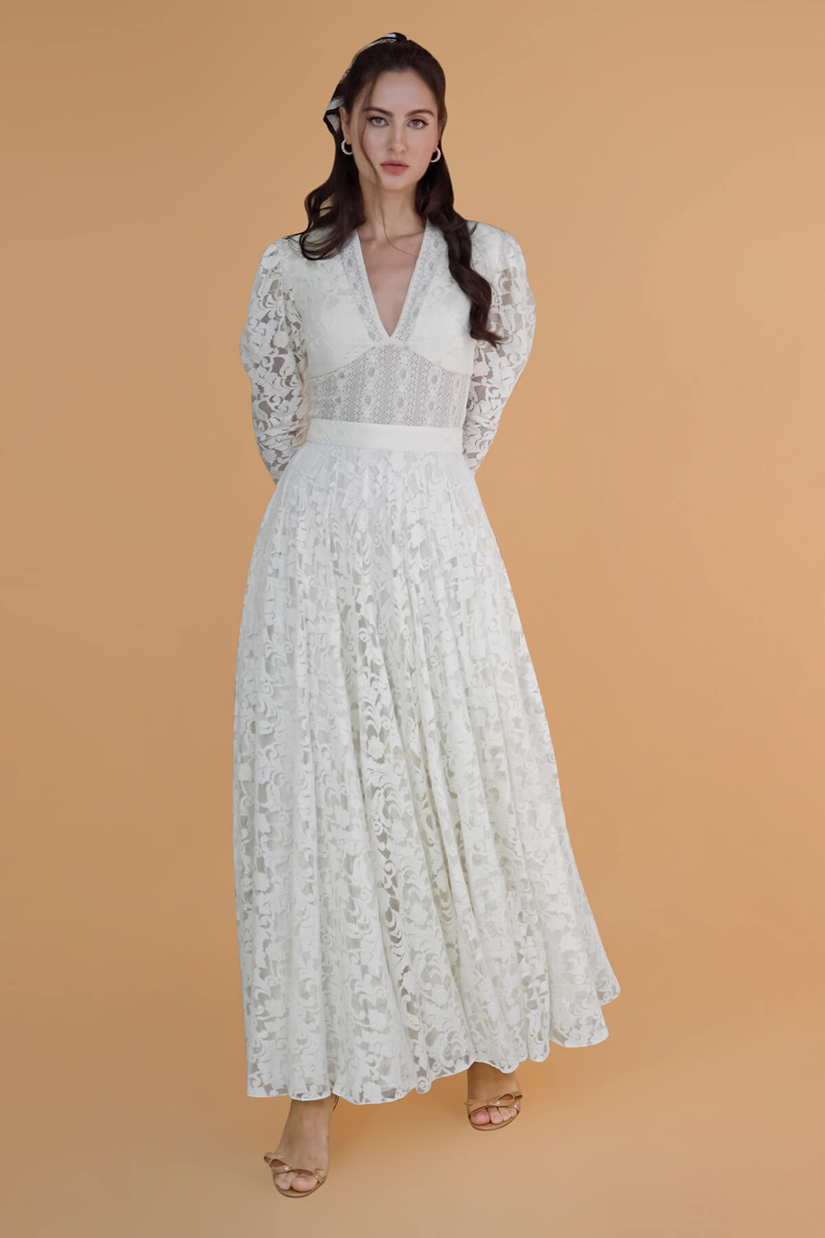 Beige lace dress - Image 2